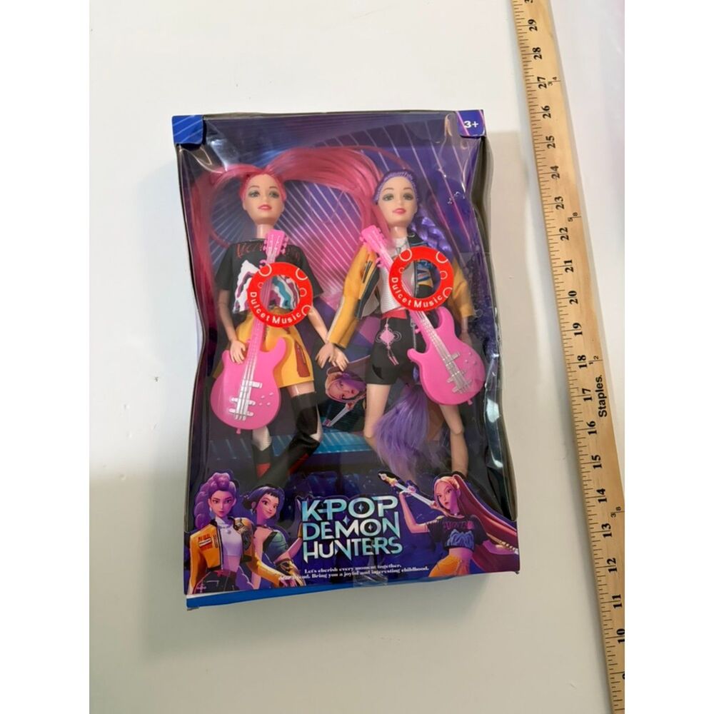 K -POP demon hunters 2 doll set with guitars